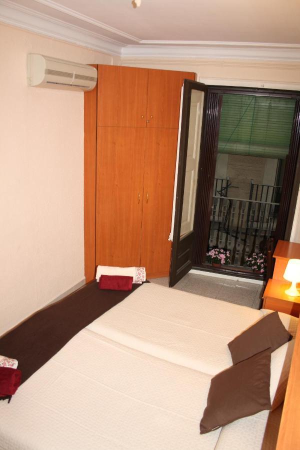 Pension Colmenero Barcelona Zimmer foto
